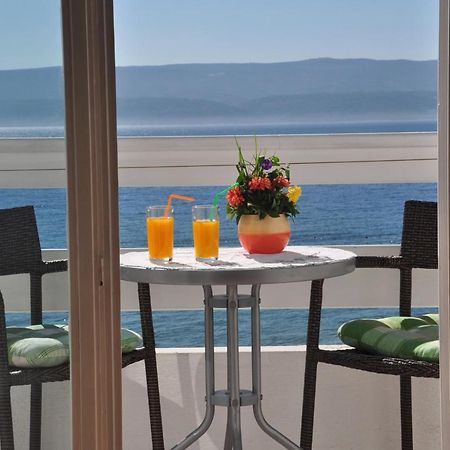 Апартаменты Anastazija Sea View Омиш Экстерьер фото