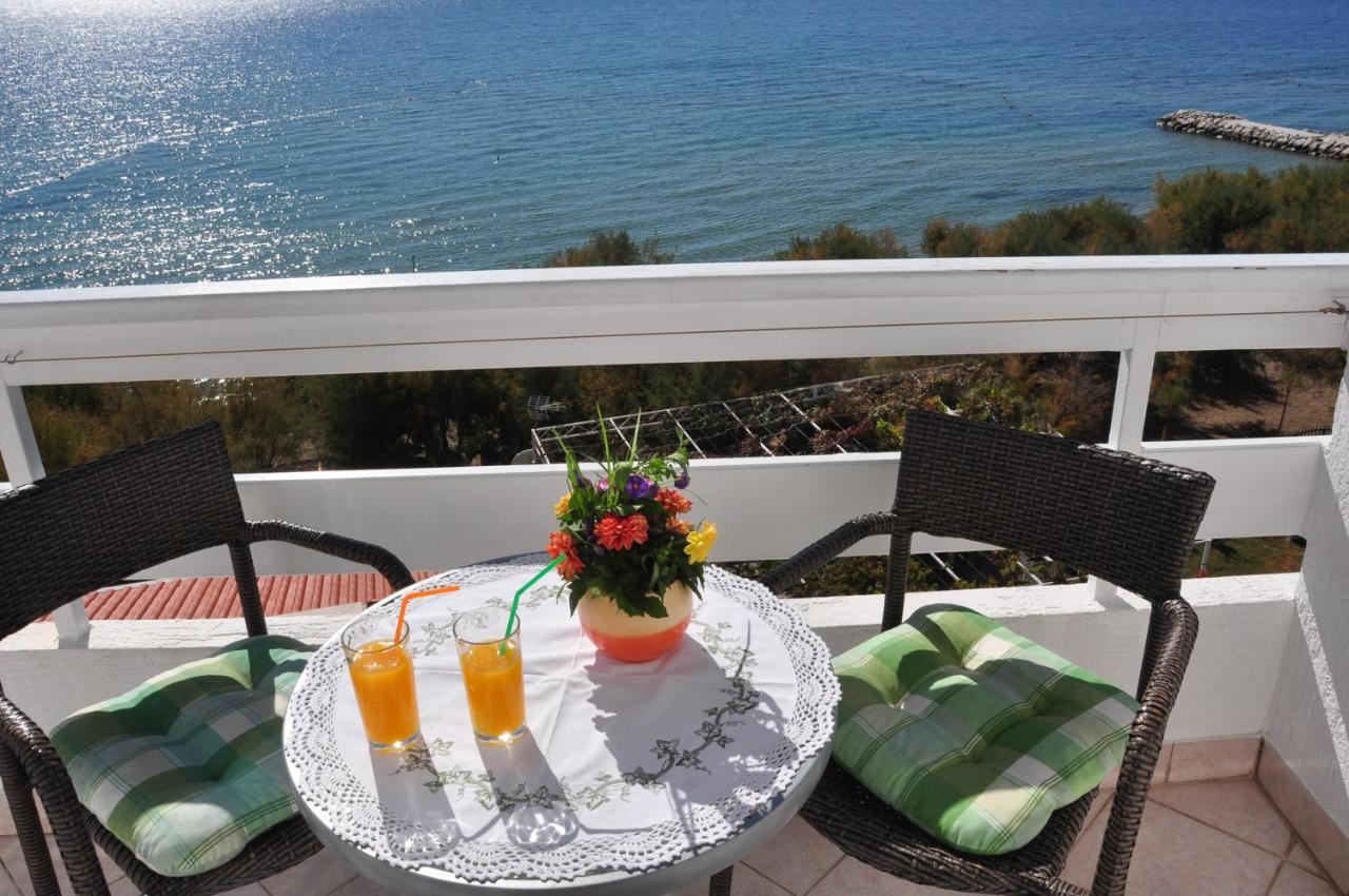 Апартаменты Anastazija Sea View Омиш Экстерьер фото